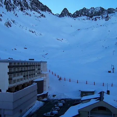 A Avec Acces Direct Aux Pistes - 3 Pieces 6 Personnes Mae-1230 *