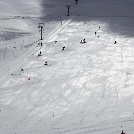 A Avec Acces Direct Aux Pistes - 3 Pieces 6 Personnes Mae-1230